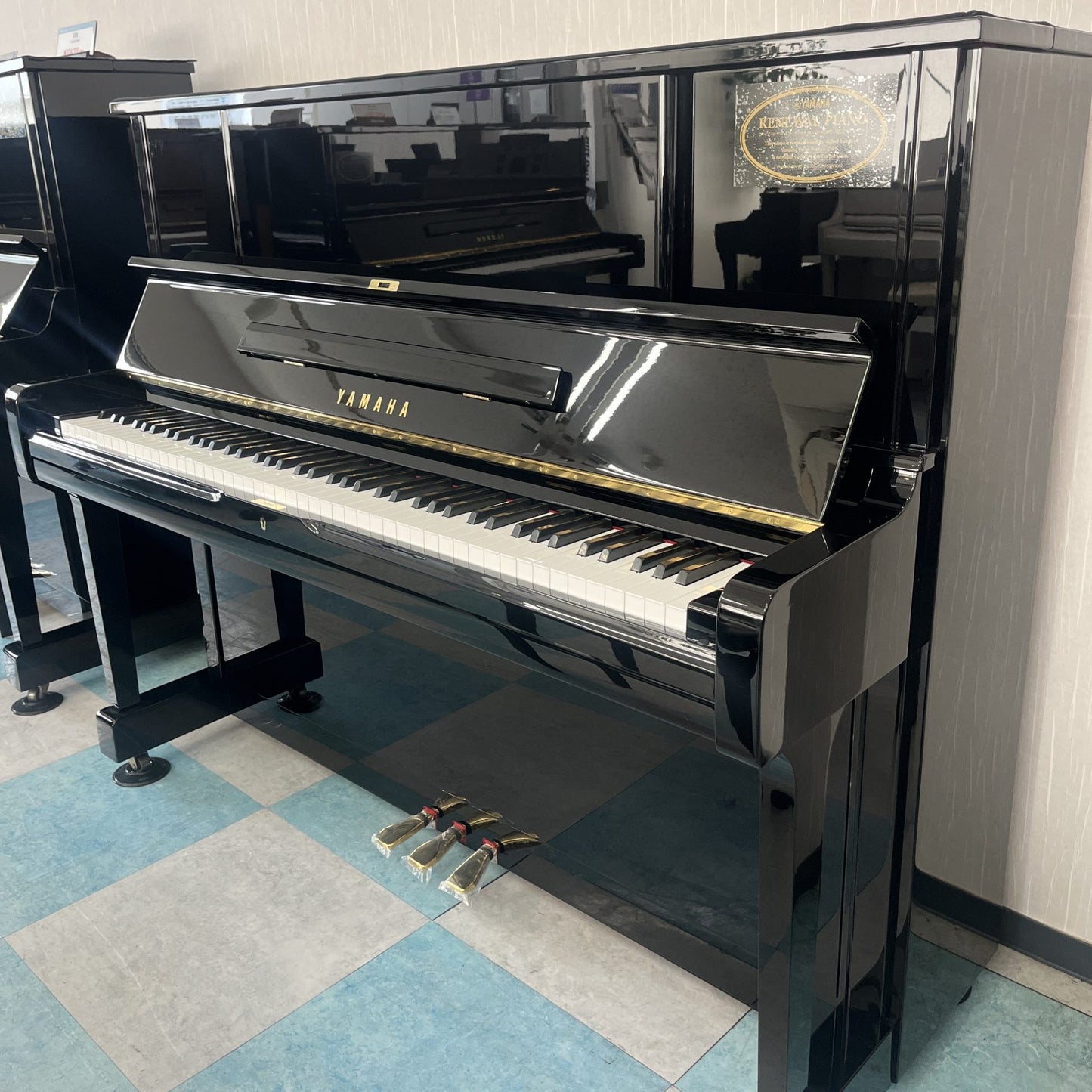 【現品1点限り】YAMAHA リニューアルピアノ UX1